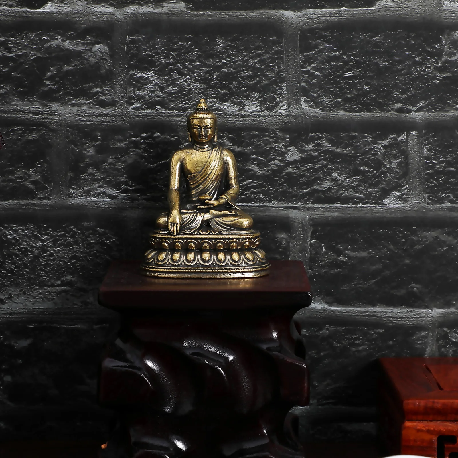 

Brass Buddha Statue Delicate Desktop Ornament Compact Size Buddha Sculpture for Home Decoration Brass Figurine