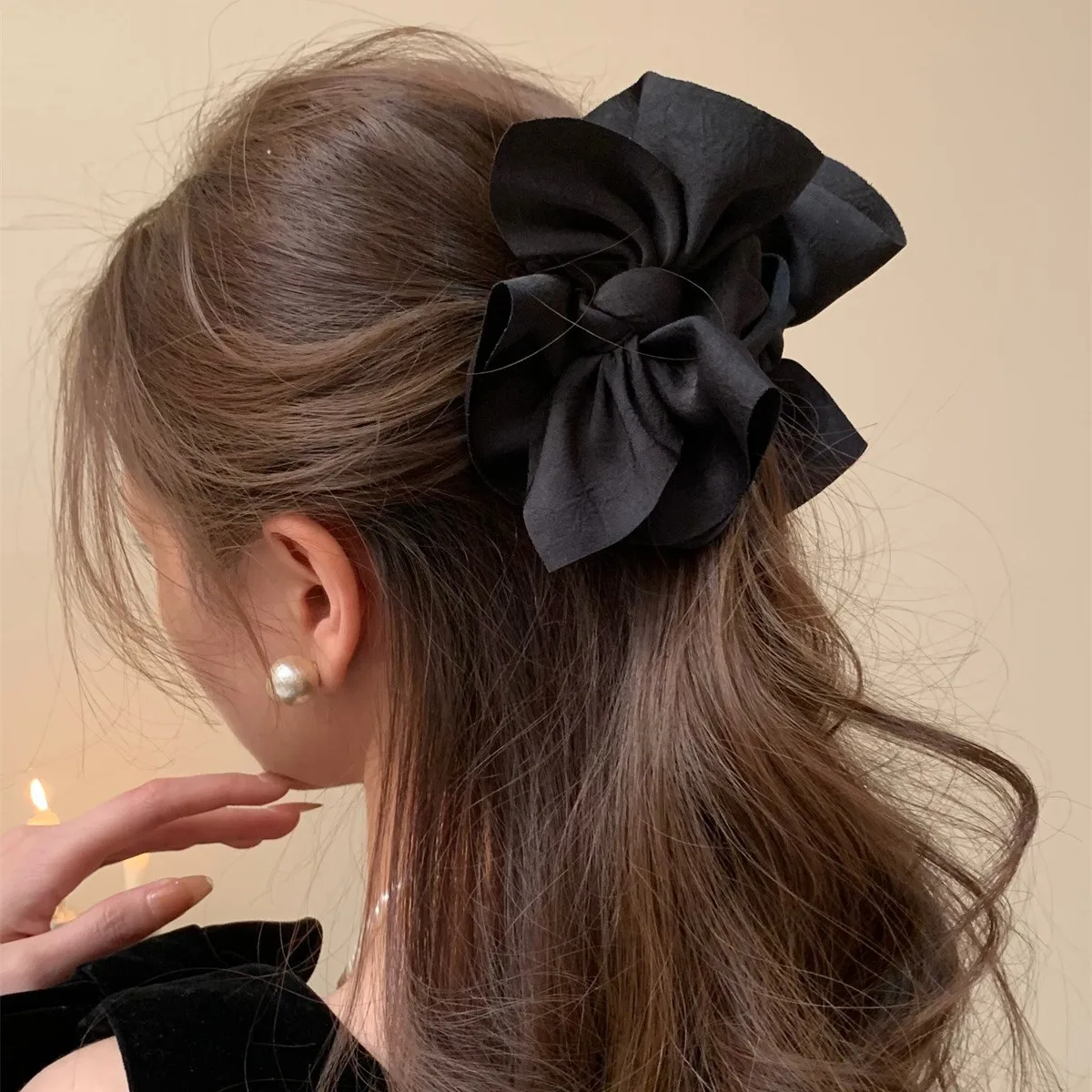 2026 Large Fabric Large Bow Grasping Clip Retro Ponytail Braid Claw Clip Trendy Sweet Girl Hair Clip Delicate Hair Accessories