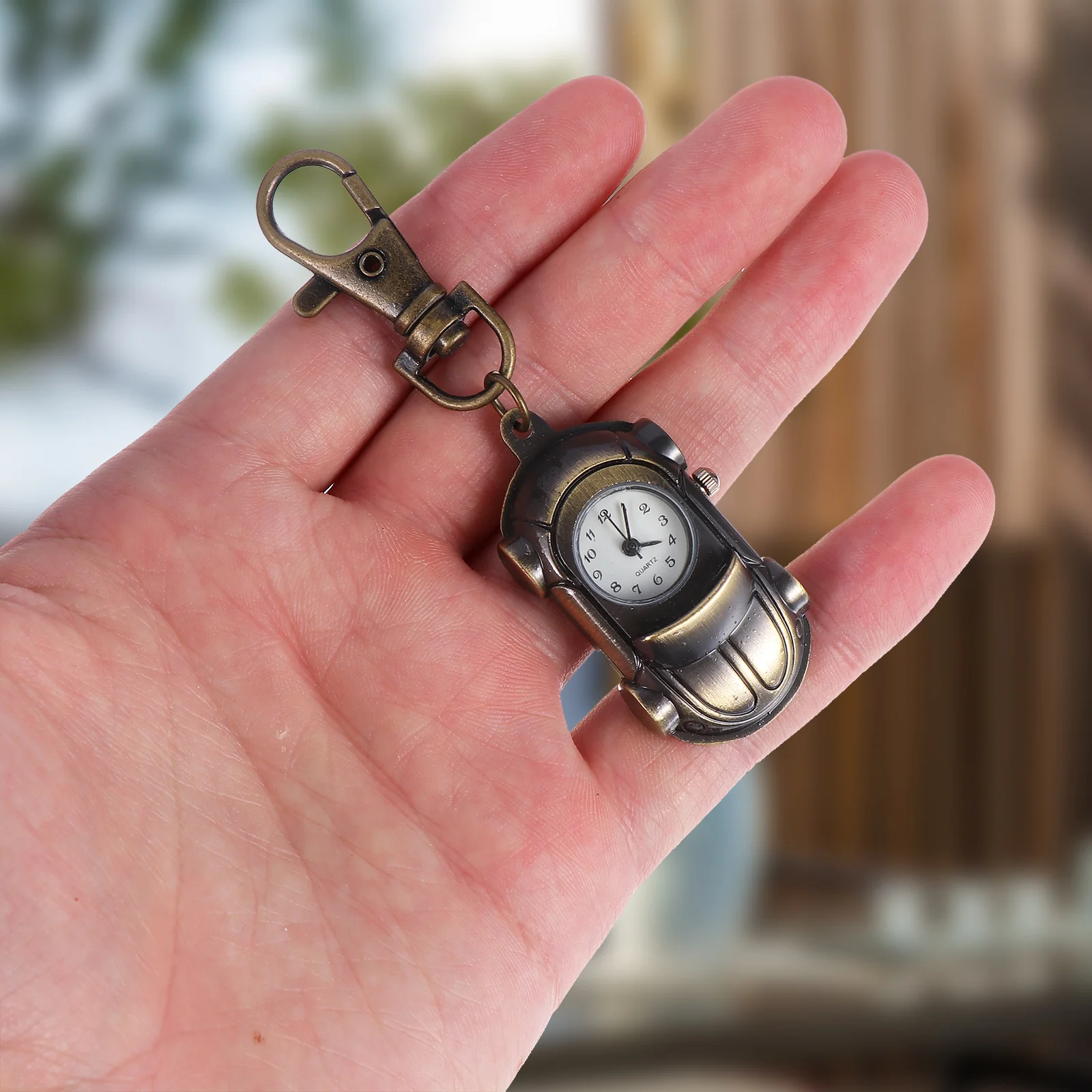 

1Pcs Car Shape Pocket Watch Creative Automobile Design Vintage Timepiece for Clothes Decorative Use Retro Gift Idea