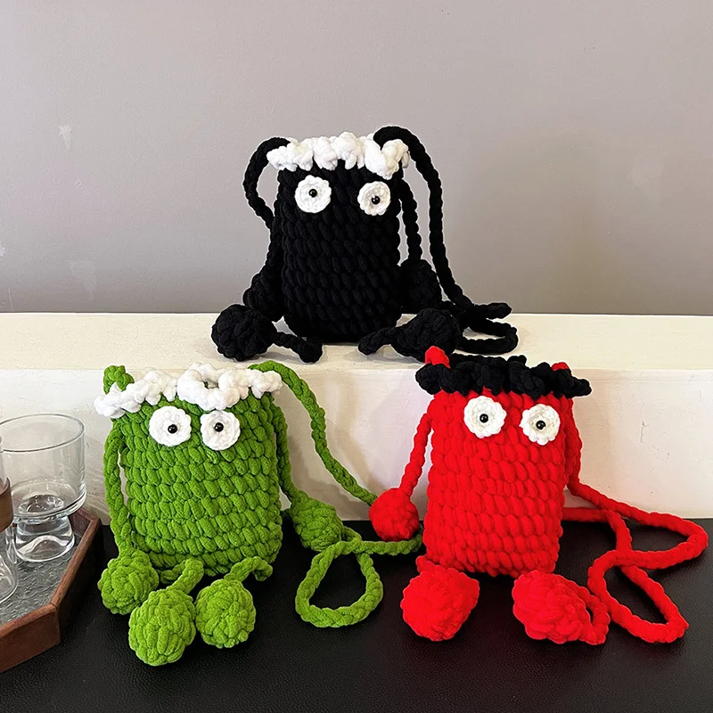 

Handmade crochet bag, funny and cute black coal ball mobile phone bag, niche design, small and fresh single shoulder crossbody b
