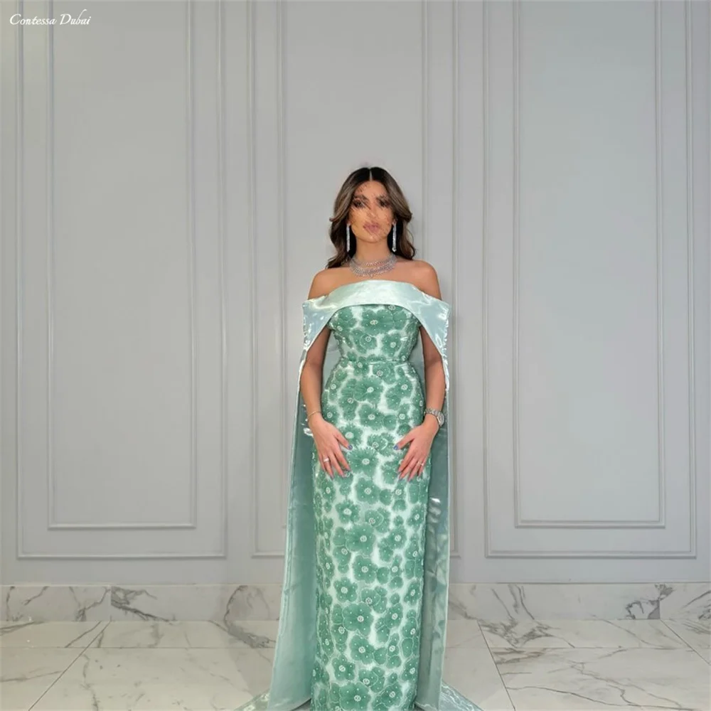 Contessa op maat gemaakte off-shoulder avondjurk met bloemenverfraaid en satijnen cape, lange formele jurk voor bruiloftsevenementen