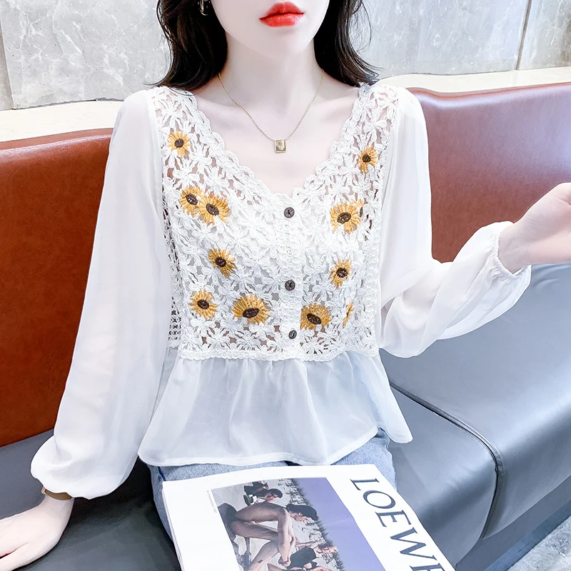 

Girls Vintage Chiffon Stitching Hollow Out Jacquard Weave Blouse Women Clothing Female Casual Cute V-neck Womens Tops BPy1942