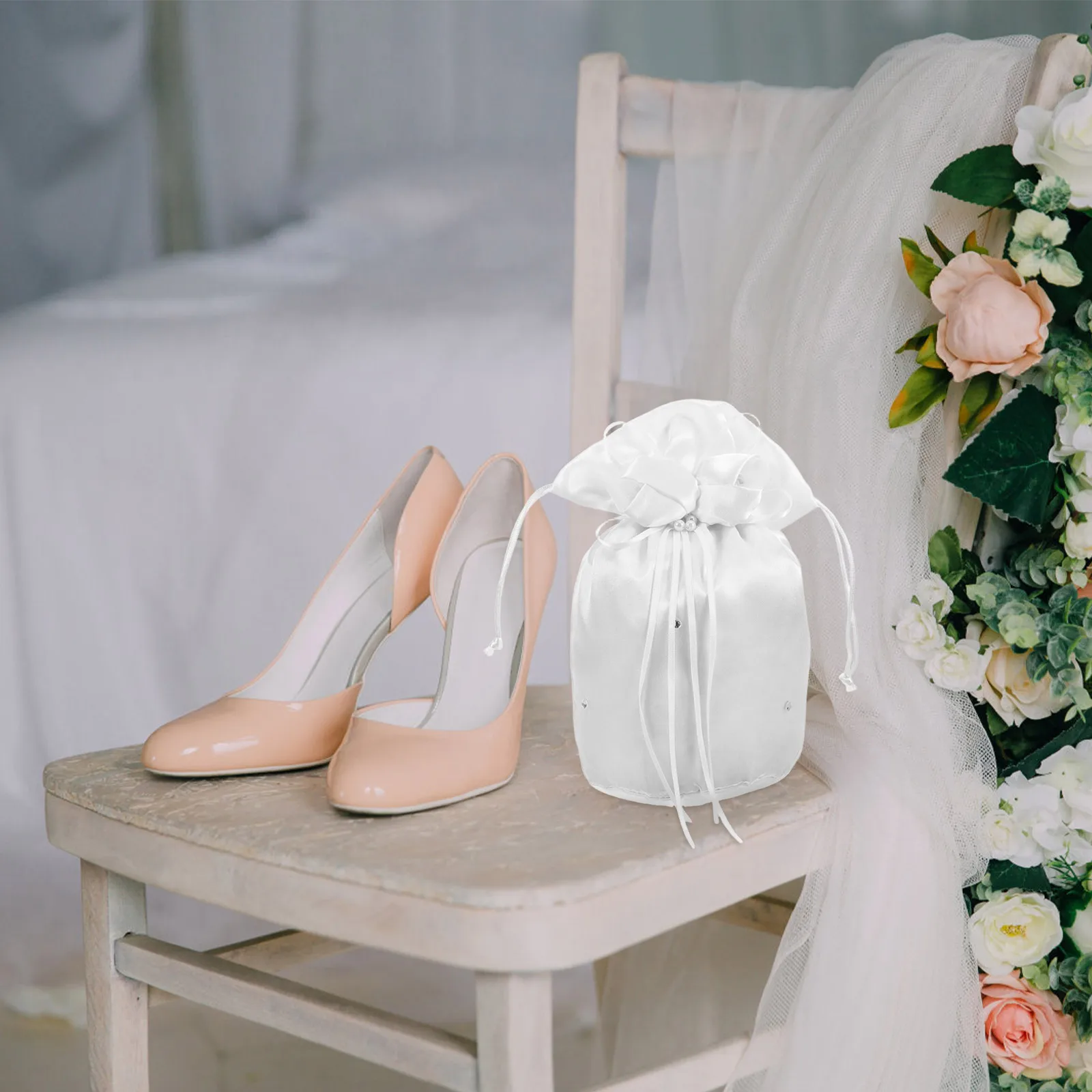 

Elegant Embroidery Bridal Wedding Handbag White Bridesmaid Purse Flower Design Heart Shaped Pouch For Party Favorwedding Money