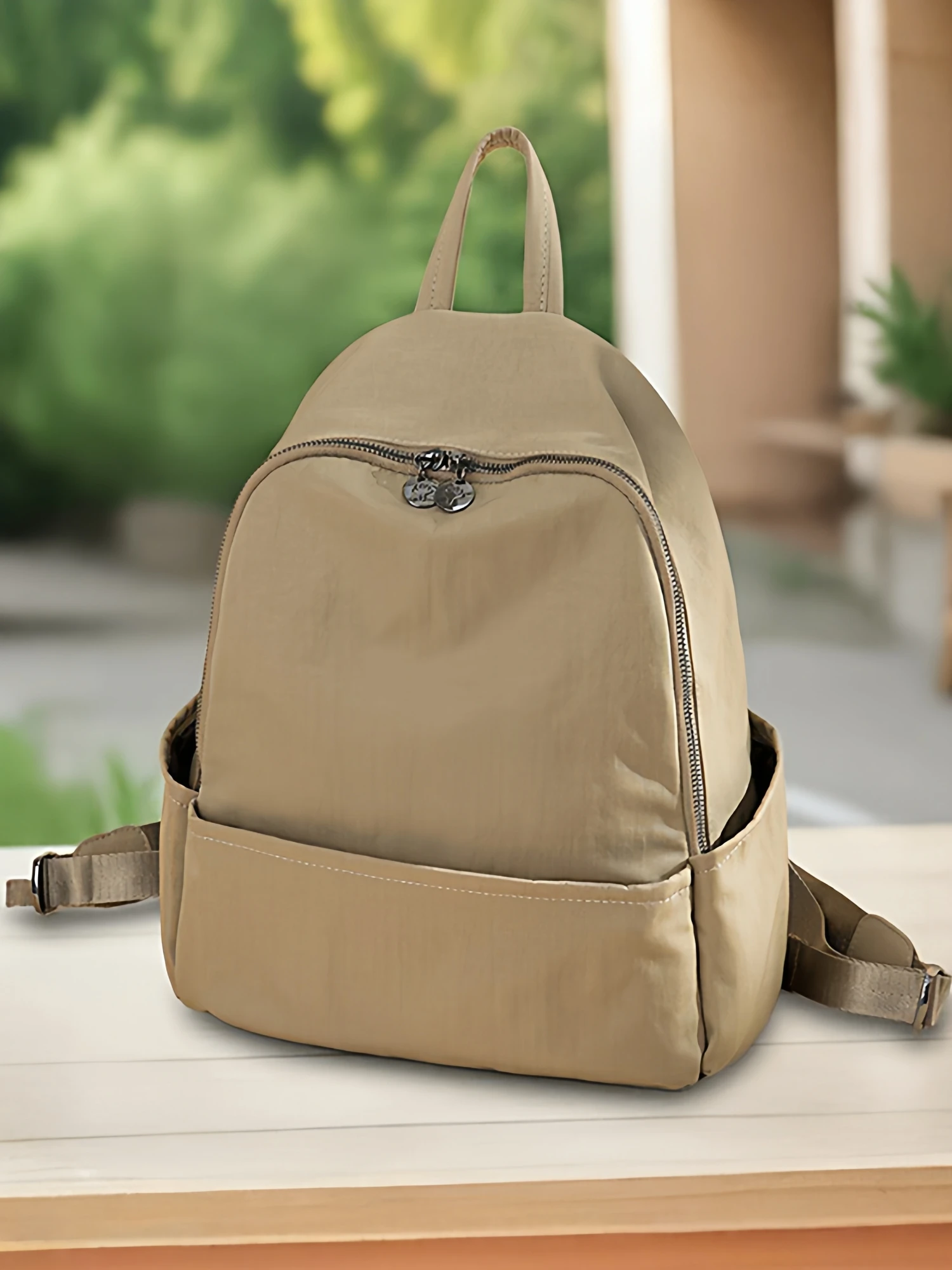 zaino-da-donna-in-nylon-leggero-e-alla-moda-borsa-da-viaggio-di-grande-capacita-zaino-scolastico-impermeabile-semplice-stile-casual-e-per-il-tempo-libero