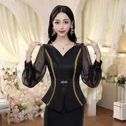 Autumn New Women's Top V-neck Long Sleeved Patchwork Lace Oversized Slim Fit Fashionable Solid Color Long Sleeved Blouses Shirt