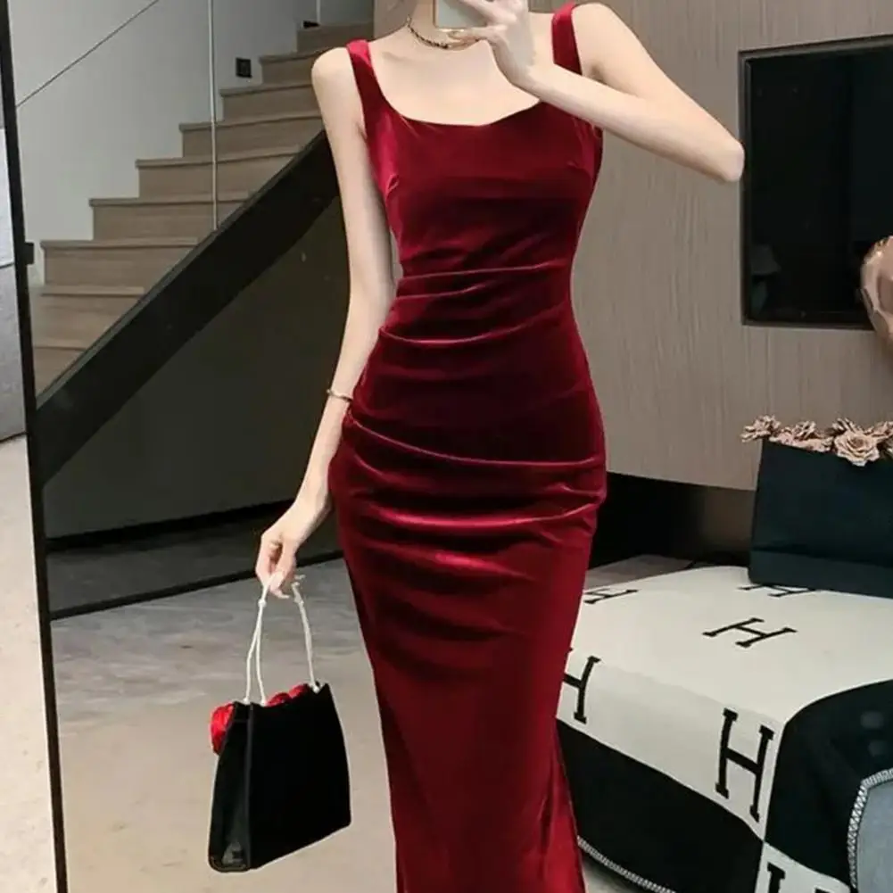 Slit Hem Dress Elegant Velvet Evening Dress with U-shaped Neckline Split Hem for Prom Cocktail Parties Special Events Jewelry