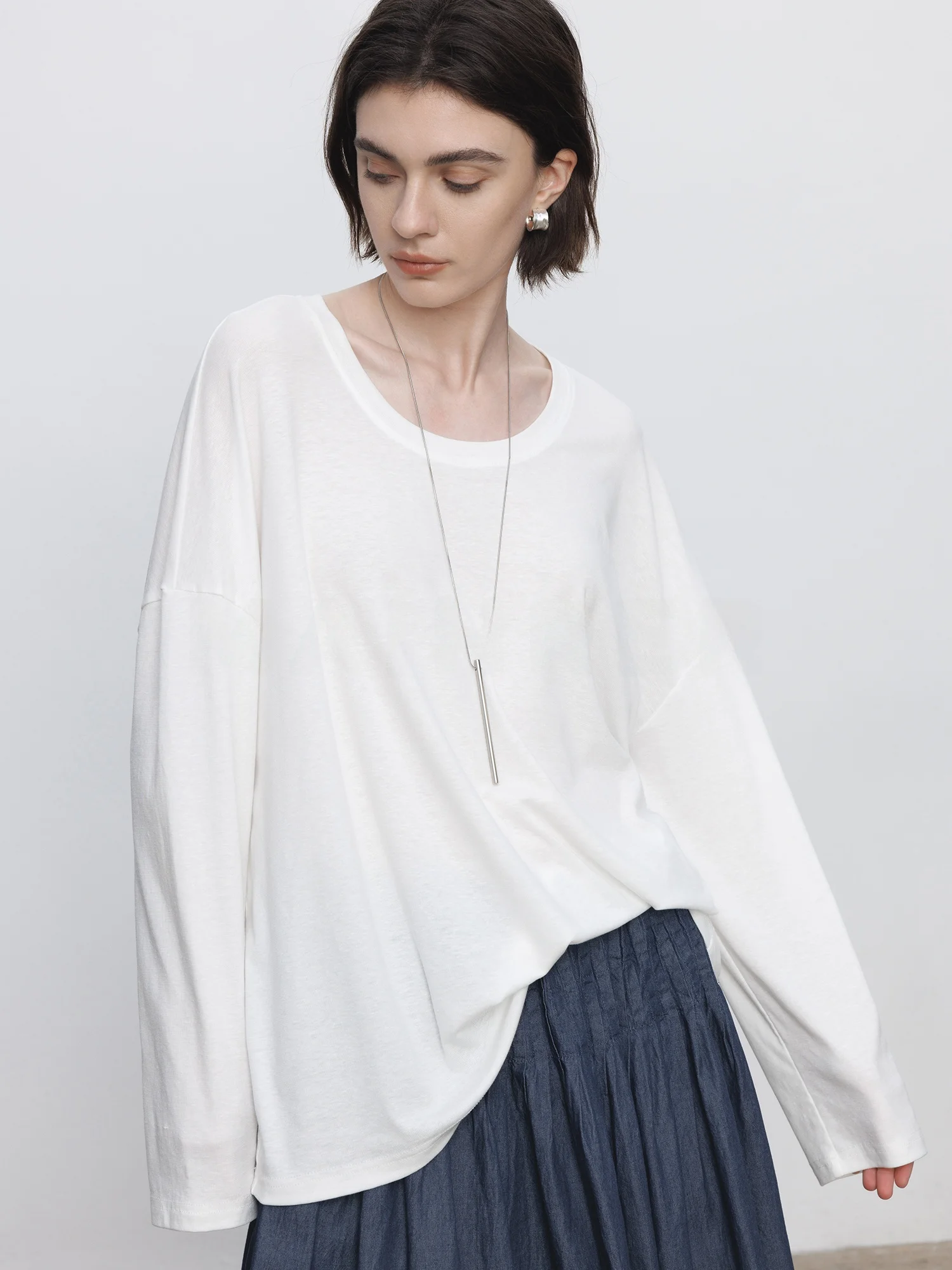 

Белая женская футболка свободного кроя с круглым вырезом, универсальная, из тонкой ткани, повседневный весенний топ