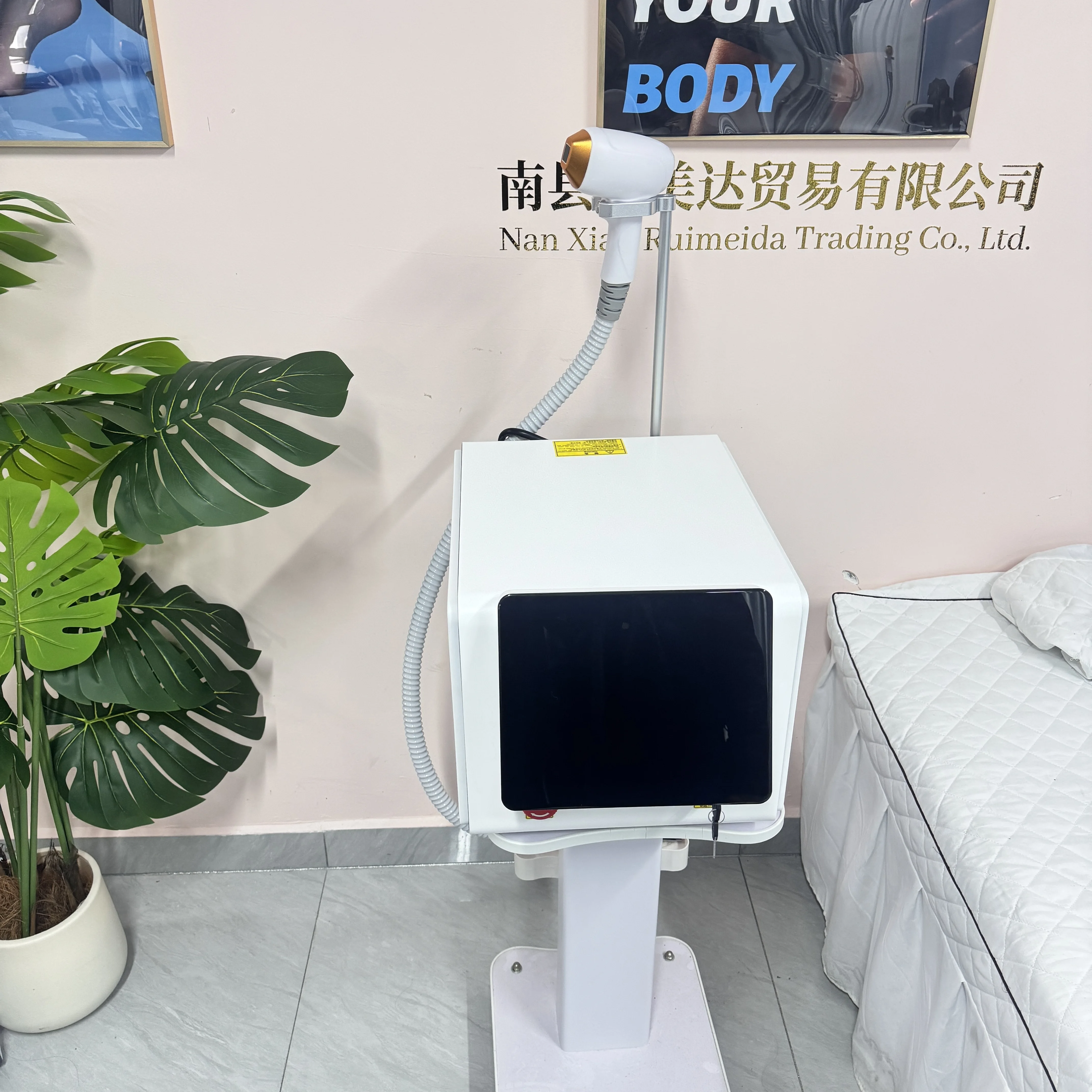 

Многофункциональный диодный лазер 808 нм для удаления волос: александритовый, для перманентной безболезненной эпиляции лица и подмышек, с функцией увлажнения