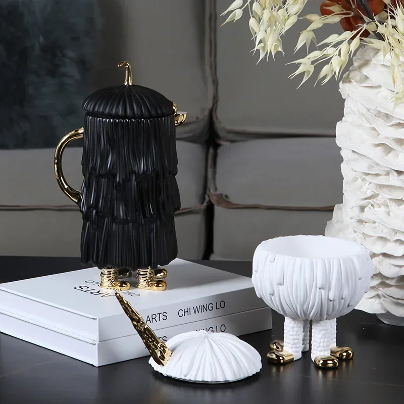 Interesting Monster Shaped Decorative Storage Tanks, Indoor Statues, Novel Resin Models, Modern Home and Homestay Decorations