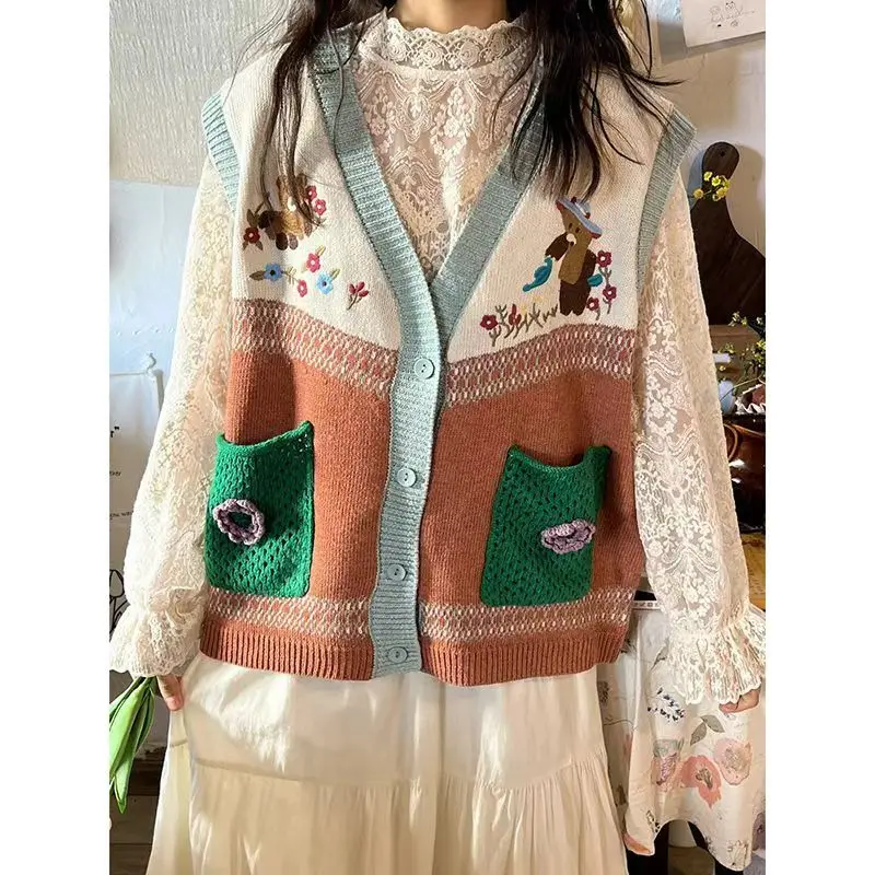 Flower Bear Embroidery Retro Contrast Knitted Vest Sweater Women Sleeveless V Neck Preppy Style Cardigan Winter Sweater Shrug