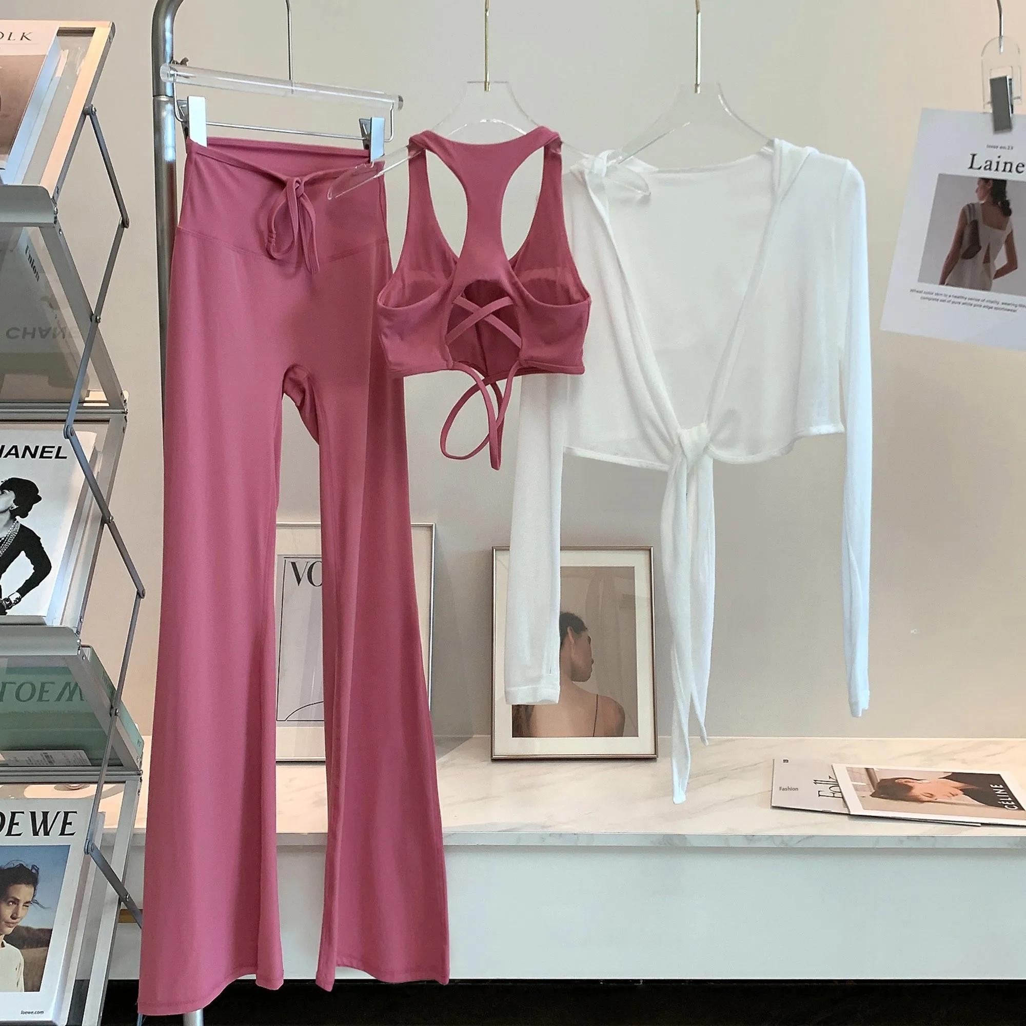 Hohe Taille Bell Bot Yoga Hose Long Sve Sonnenschutz Strickjacke Yoga Top Set Faionable Damen Ensemble