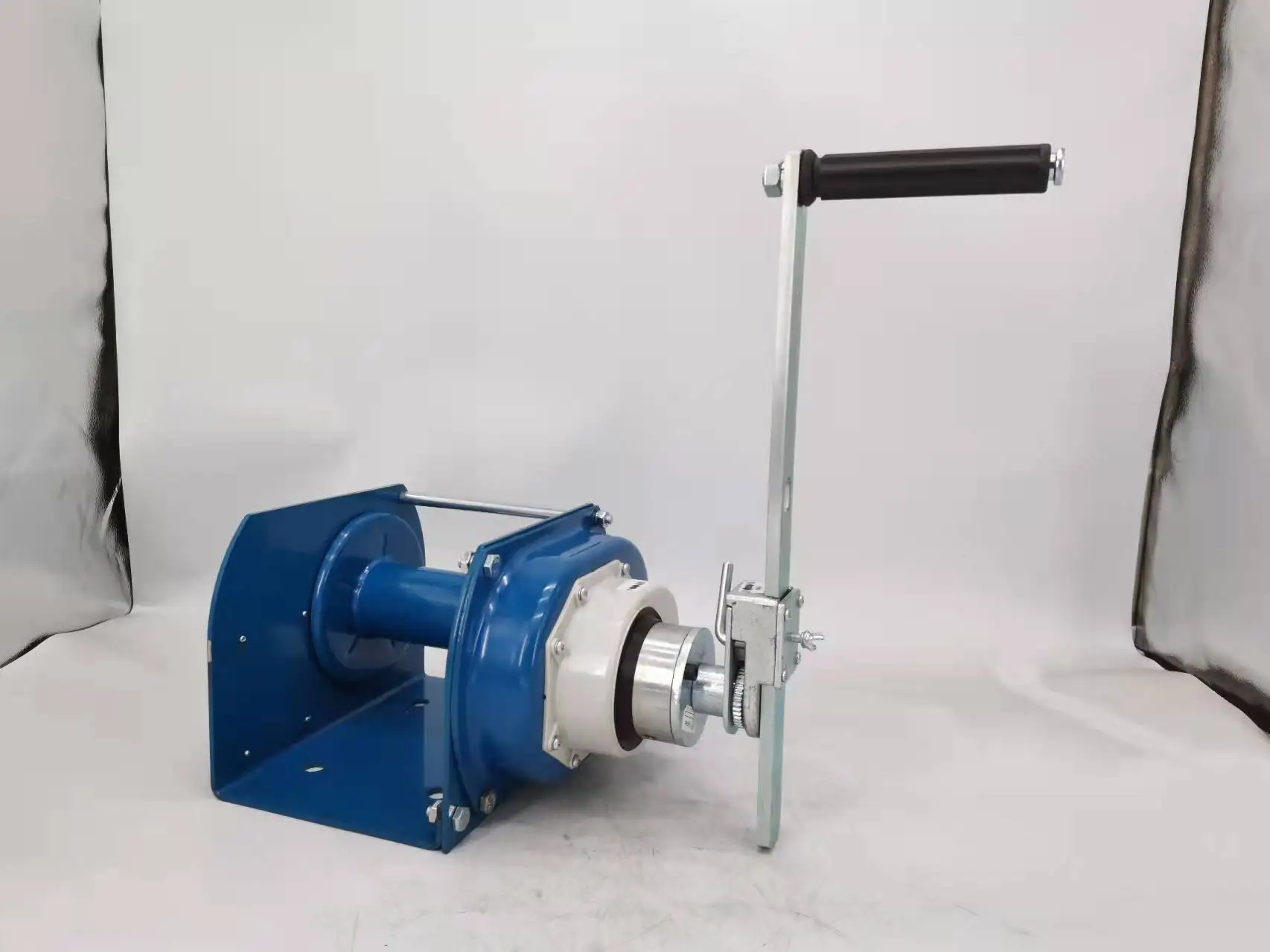 Chinese Manufacturer Manual Hand Winch 2T Heavy    Brake Hand Winch with  Wire Rope 40m for Hoist
