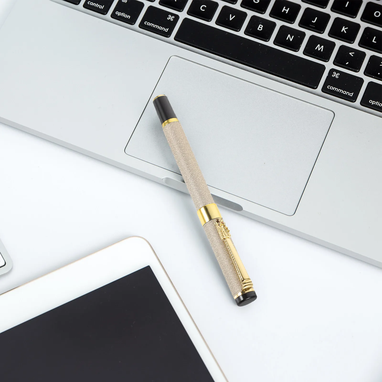 

Metal Fountain Pen Iron Material Smooth Writing Pen for Students Teachers Office Calligraphy Drawing Convenient Portable Gift