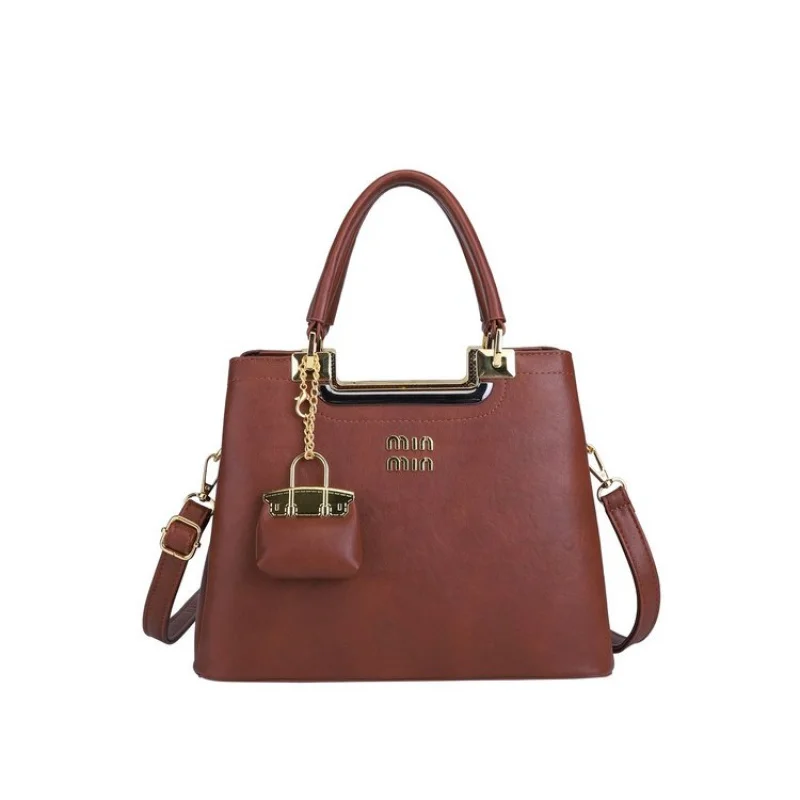 

Luxury High-End Minimalist Commuter Bag For Women With Solid Color Large Capacity And Trendy Fashionable Design