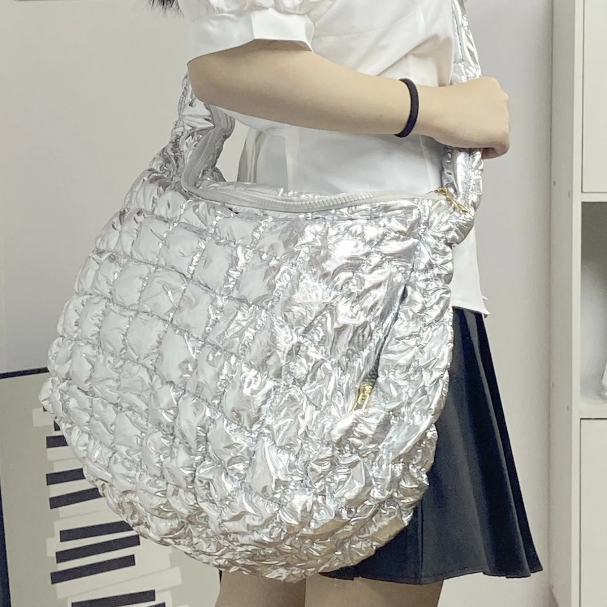 

Quilted Pleated Shoulder Bags for Women Padded Bag Nylon Handbags Large Purse Cloud Bubbles Hobo Puffer Nylon Tote Bag bolsas