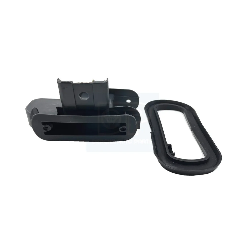 One Piece Truck Right Sunvisor Lamp Cover Base Housing Bracket 81637015006 For TGA TGS TGL TGM Vehicles