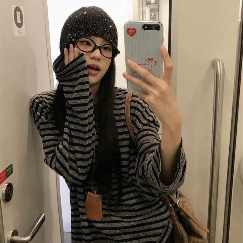 تي شيرت ريترو مخطط فضفاض بأكمام طويلة للنساء لخريف 2025 كسول غير رسمي فضفاض Harajuku ملابس الشارع الشهير ملابس نسائية كبيرة الحجم #5