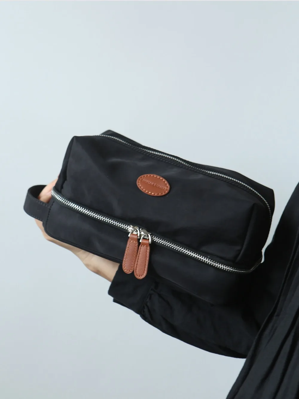 Large-capacity Toiletry Bag, Nylon Wet and Dry Separation Cosmetic Bag, Travel Large-capacity Storage Bag