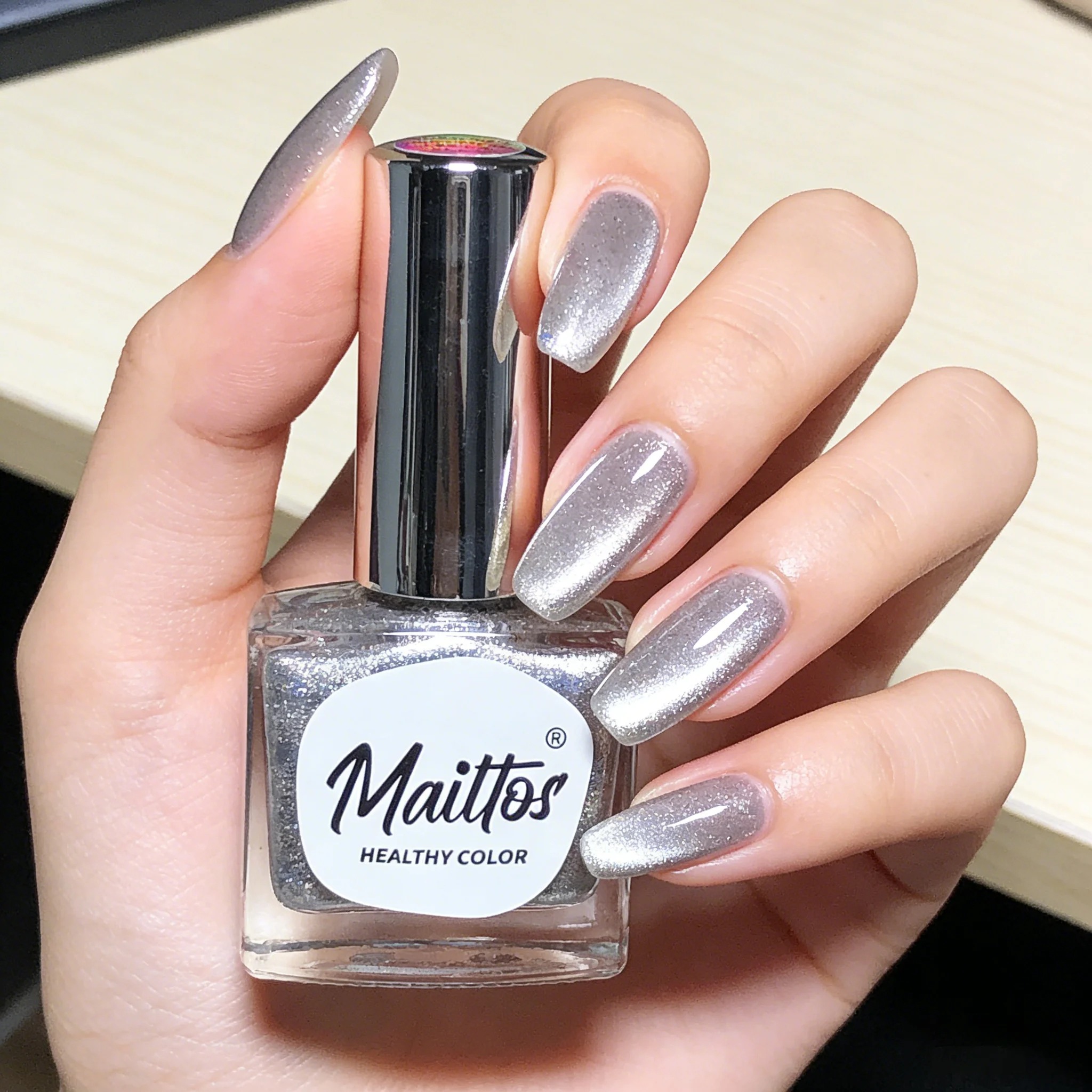 WA501 - 12ml No-bake Cat's Eye Water-based Nail Polish, Oderless, With a Magnet, It Dries Quickly No Need UV Lamp, Easy to Tear