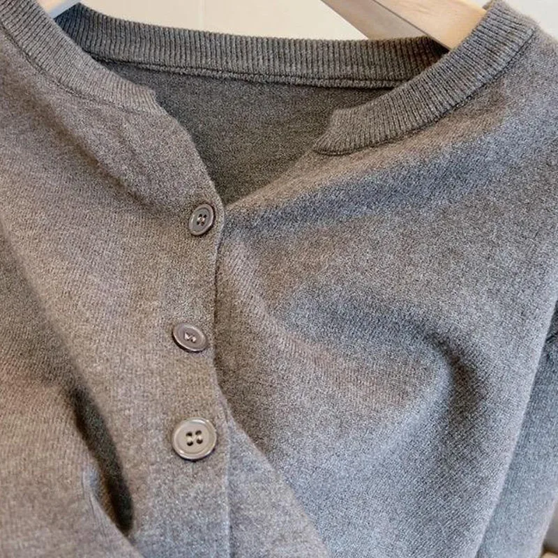 محبوك سترة المرأة بالأزرار جديد طويل الأكمام س الرقبة الأسود متماسكة سترة سترة المرأة بلايز تريكو Sueters De Mujer Q1114 #6