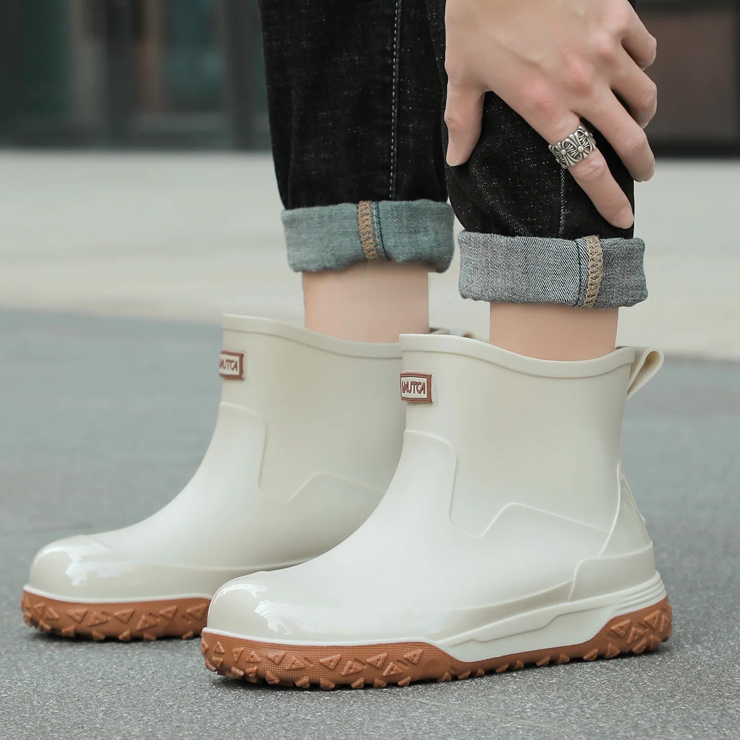 Men's New Short-tube Waterproof Rain Boots Outdoor Non-slip Adult Water Shoes Fashionable Wear-resistant Cotton Work Rubber Shoe