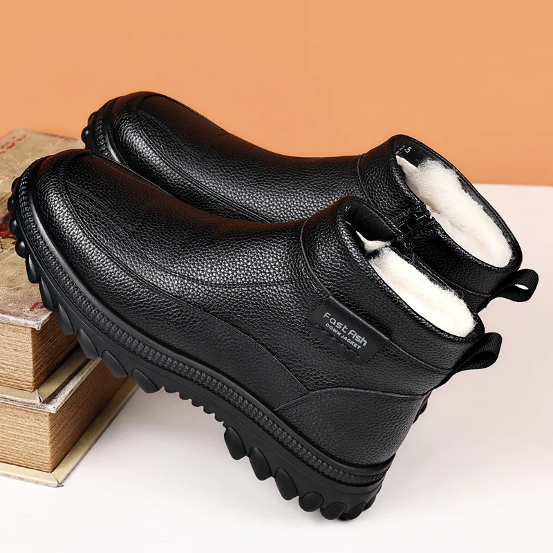 

2025 Winter New Men's Cotton Shoes Thickened Anti slip High top Shoes Fashionable Leather Thick soled Cotton Shoes