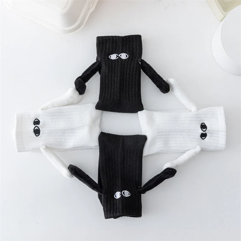 Christmas Stockings Funny Holding Hands Socks Christmas Gifts Hand In Hand Socks Magnetic Suction Couple Cotton Socks Men Women