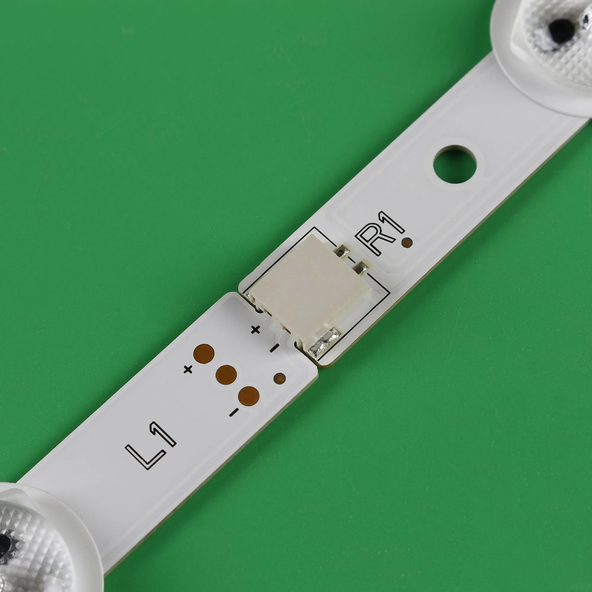 8 個 LED バックライトストリップ 37LN5403 37LN540B 37LN541U 37LA613V 37LA615V LATWT370R 6916L-1138A 1137A 1139A 1140A