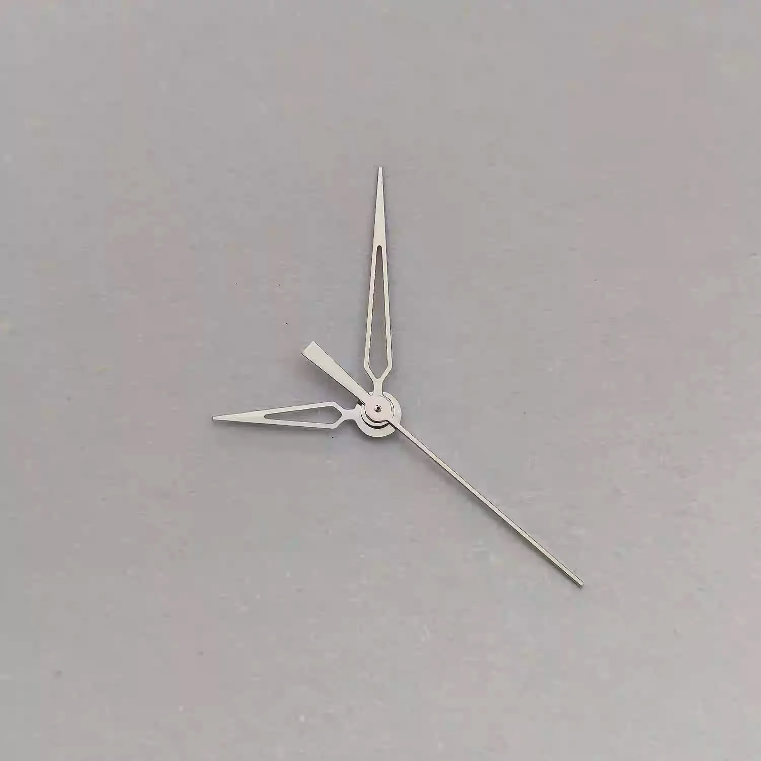 

Polished Hollow Non-Luminous Three-Hand Watch Hands Set Compatible with Japanese NH35 NH36 7S Movement Watch Parts