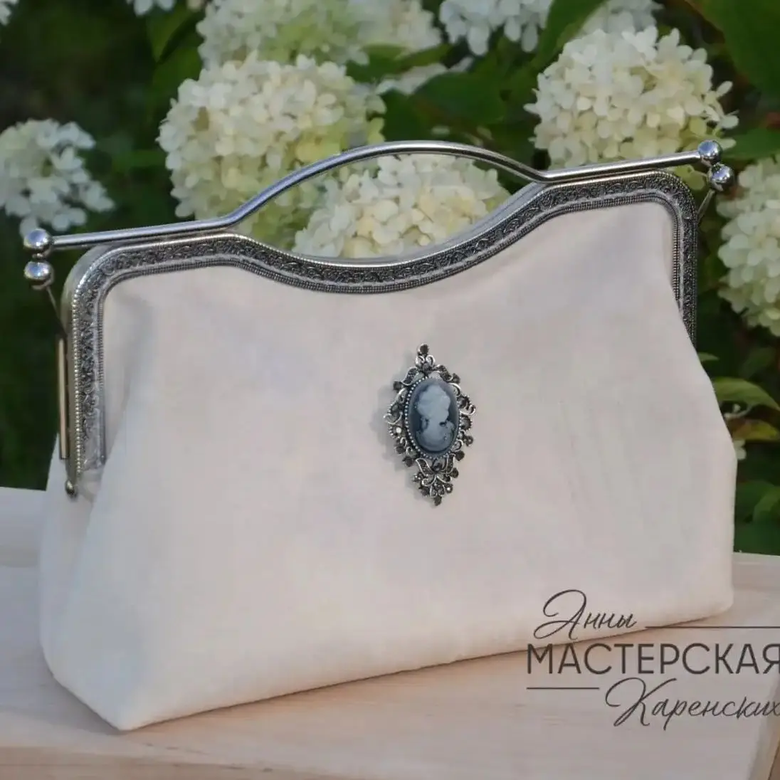 lost-in-bolso-grande-vintage-con-marco-de-metal-tela-de-terciopelo-con-insignia-de-reina-accesorios-bolso-de-mano-de-noche-con-marco-antiguo-30x20x8cm