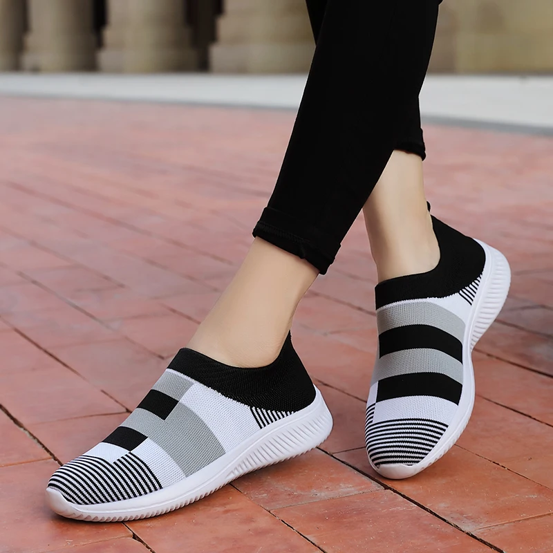 Sport Running Shoes for Women Slip on Mesh Breathable Outdoor Tennis Shoes Plus Size Patchwork Casual Walking Shoes for Women