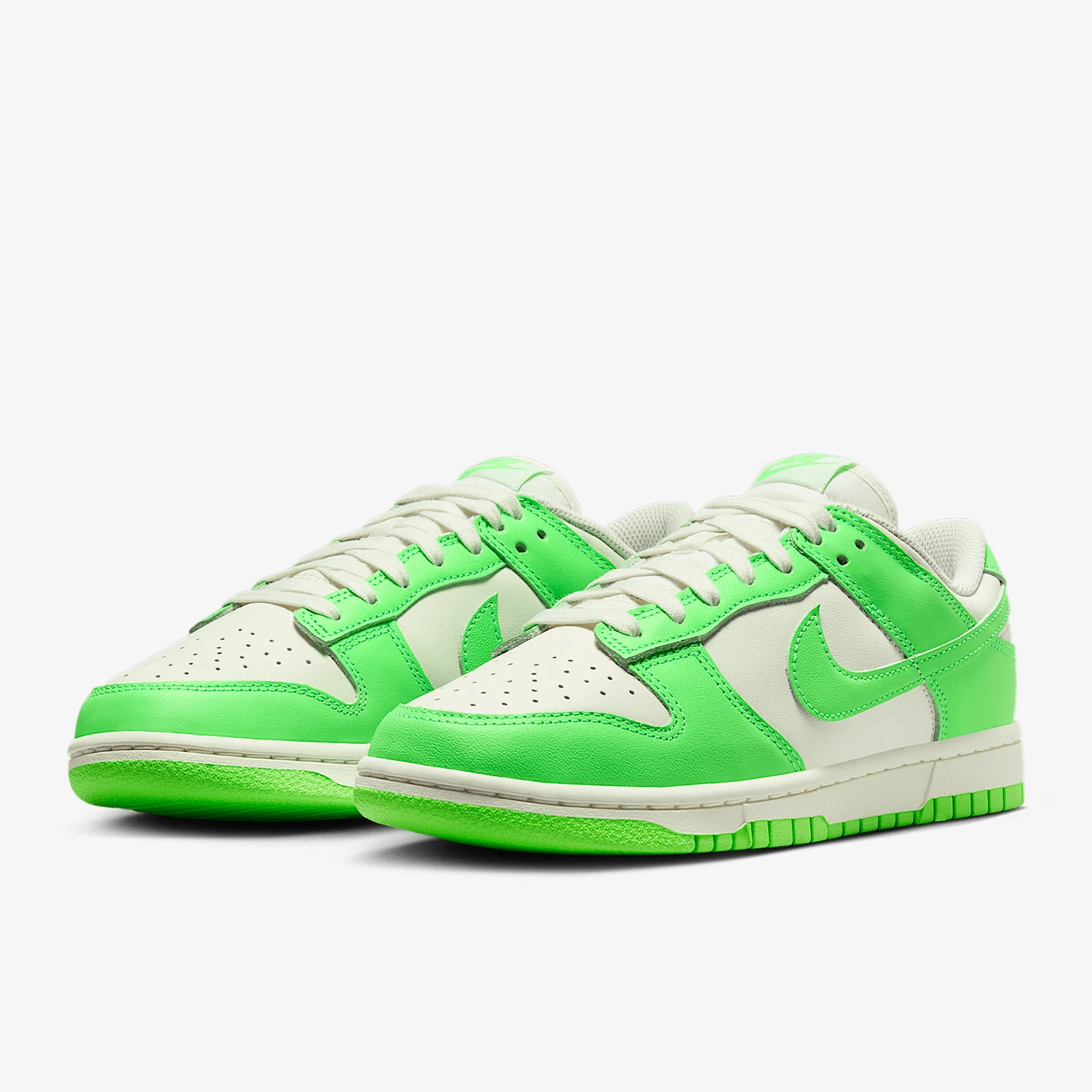 Nike genuine DUNK LOW women's low cut lightweight and durable sports board shoes HV0842-133