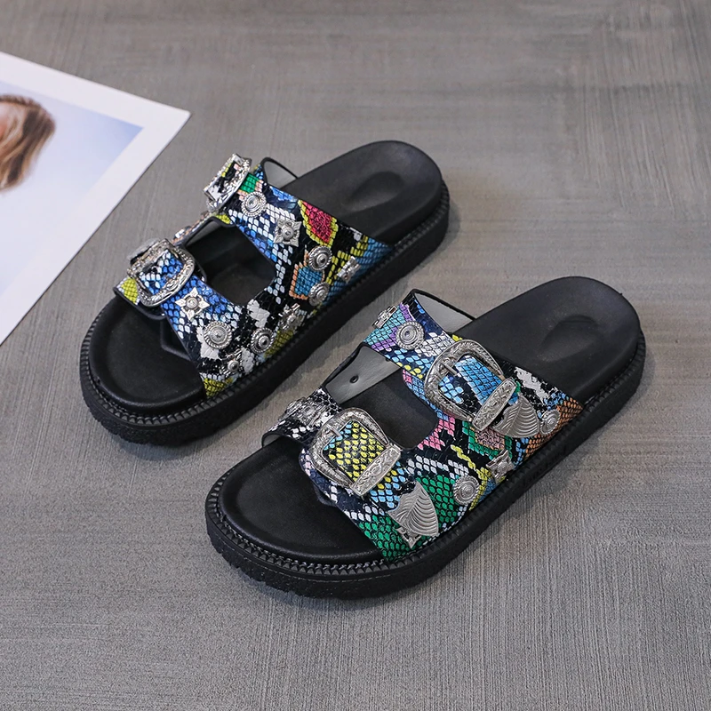 Platform slippers 2024 summer new wear metal buckle rivet casual sandals open toe one word beach ins cool style shoes