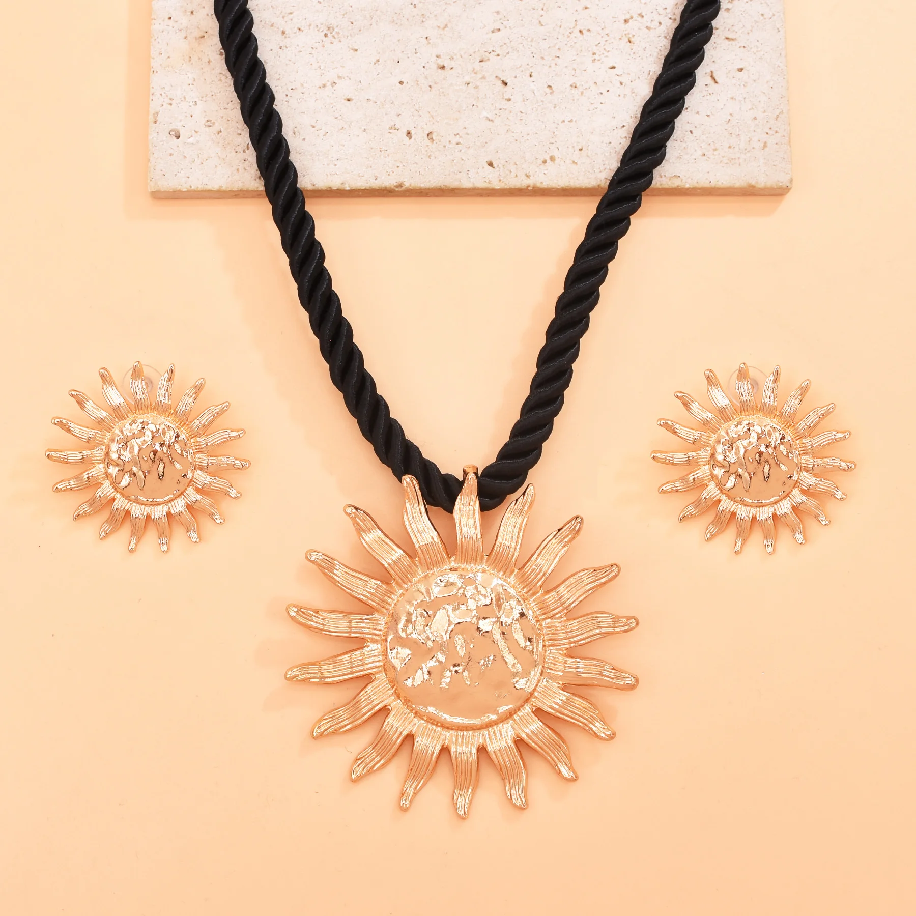 Exaggerated Big Spiral Sun Pendant Necklace Earrings Jewelry Set For Women Trendy Punk Rope Chain Daily Party Accessory Gift