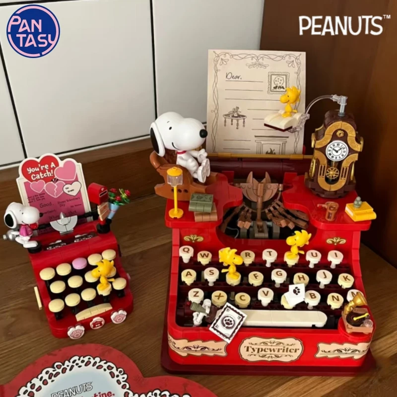 

Snoopy Building Blocks Cute Music Typewriter Movable Splicing Puzzle Desktop Decoration Toy Models Collection Gifts