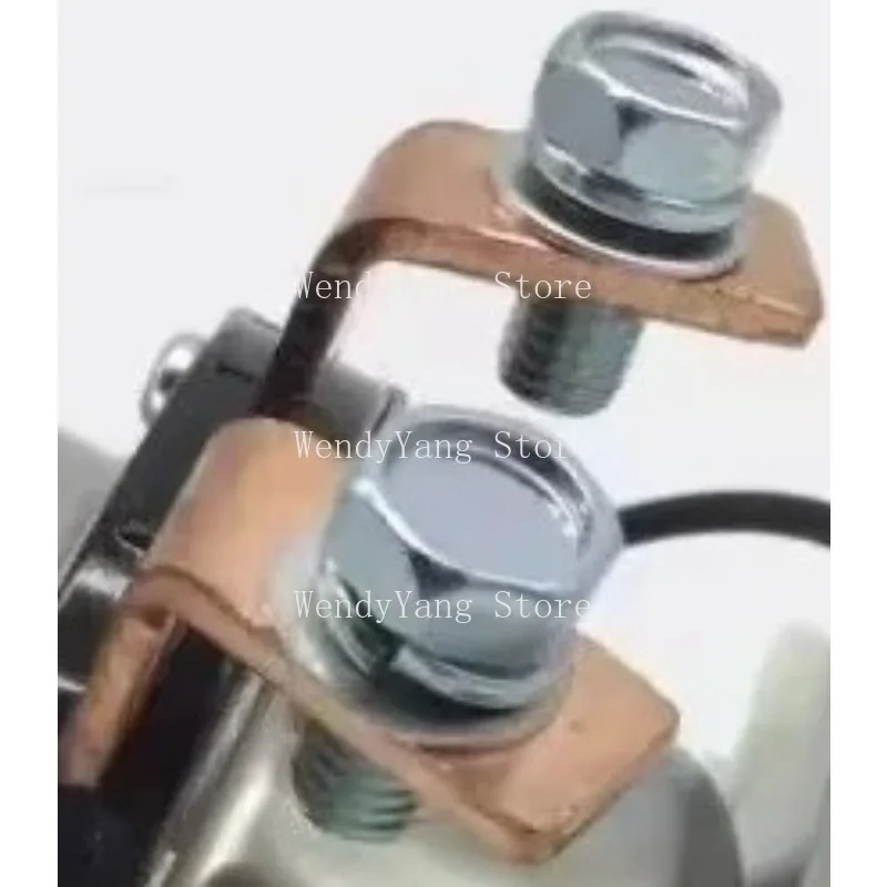 

Подходит для экскаваторов PC60, 120, 200, 210, 220, 360-5-6-7-8: реле/главный выключатель питания 12В/24В