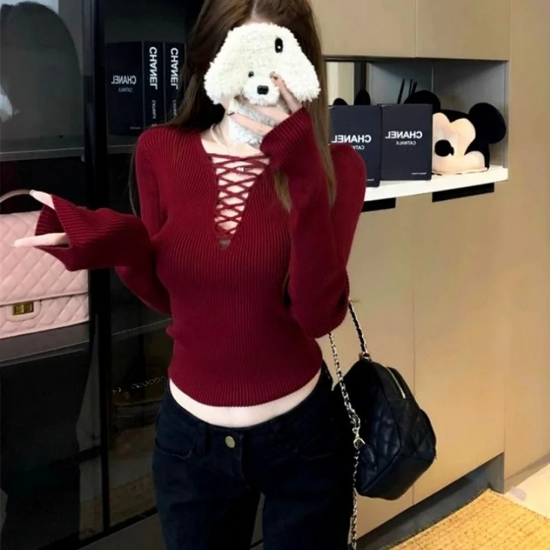 Women Fall‑Winter New Red Tie‑Detail Cut‑Out Knit Sweater Female Design Fashion Cropped Long‑Sleeve Layering Base Knit Top