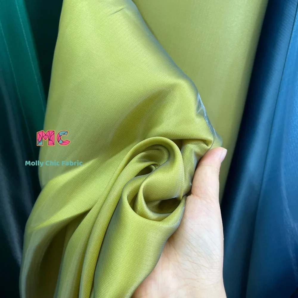 

Жидкая водная атласная ткань, светоотражающая микро-жесткая швейная вечерняя платье Macaron, однотонная ткань для свадебного платья для шитья