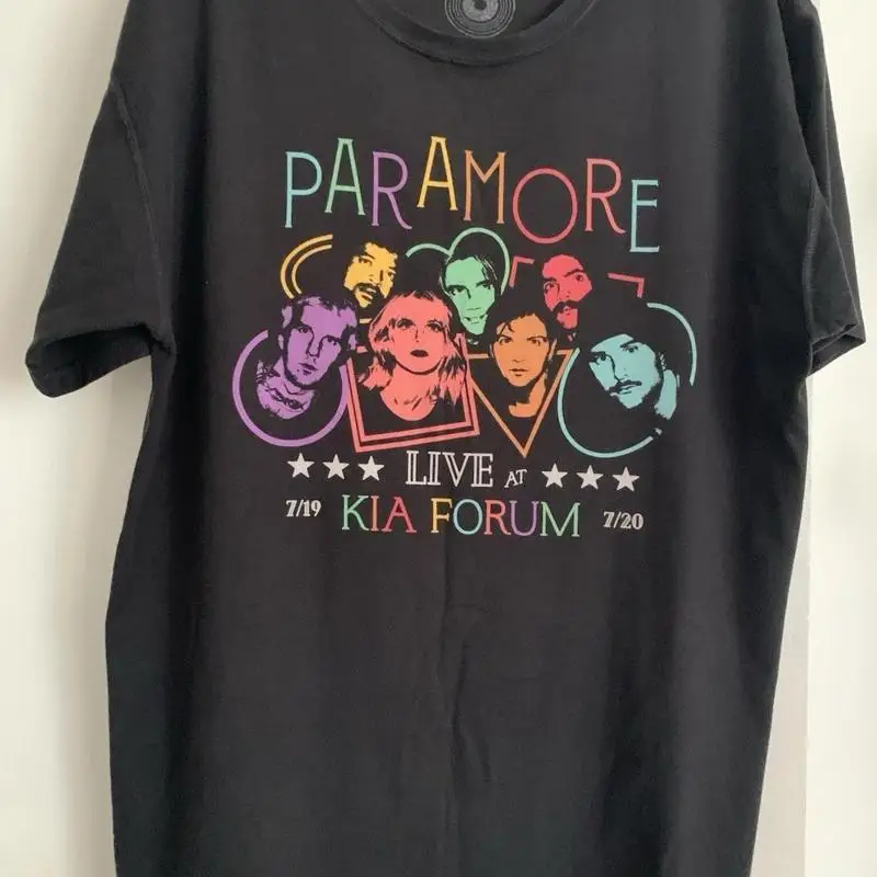 بارامور Sz. L - Live At The KIA Forum LA Tshirt 2023 - مستعمل