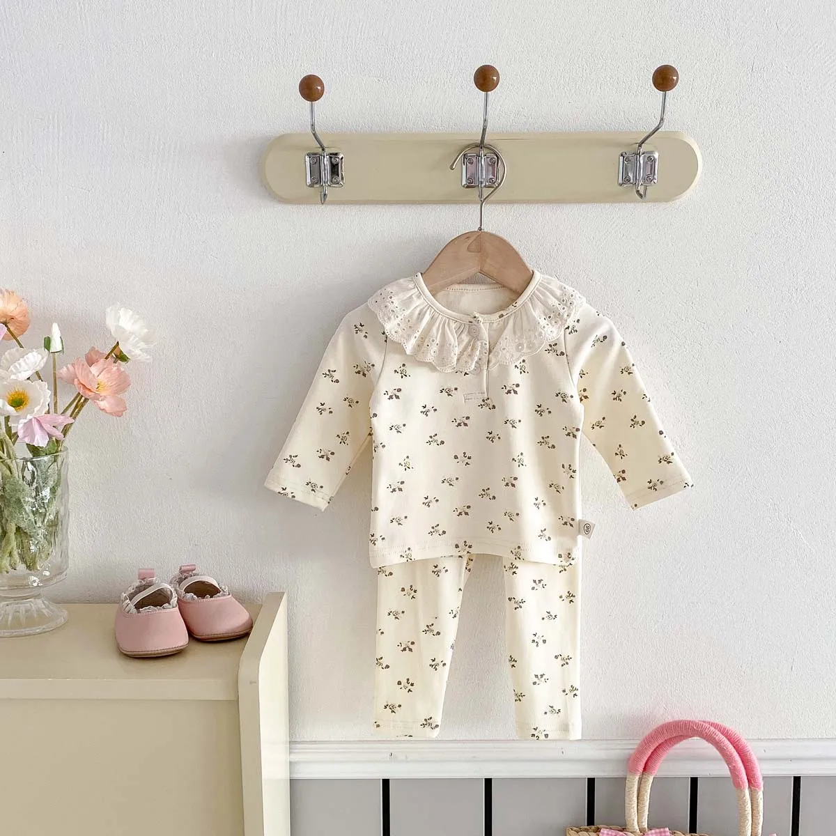 Ins Baby Spring and Autumn Children's Small Floral Baby suit Women's Lace Ruffle Collar Home Clothes 2 pces suit