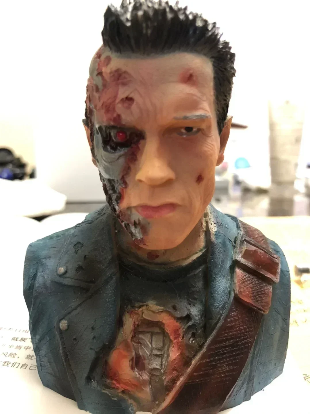 

24cm T800 1:4 Bust Arnold Schwarzenegger Resin Figure Statue Toy Terminator Battle Damage Collection Model Home Decoration