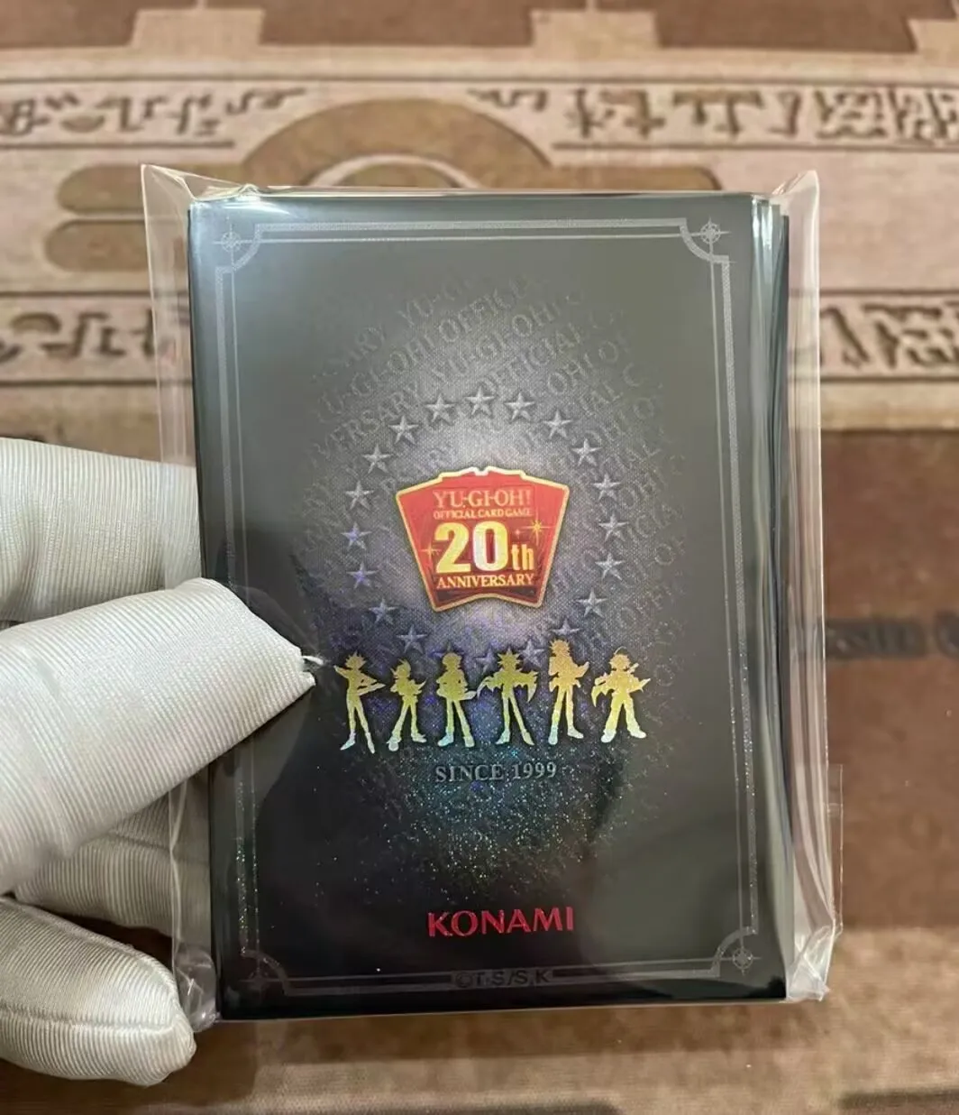 100pcs-yugioh-konami-20th-anniversary-yusei-yuma-jaden-yugi-atem-official-collection-sealed-card-protector-duelist-sleeves