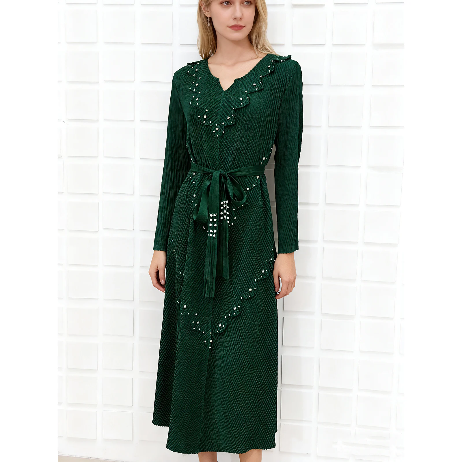 

Свободная длинная футболка с плиссировкой, кружевной отделкой и вышивкой дракона, украшенная бисером и стразами, для тяжелой промышленности, трансграничная поставка