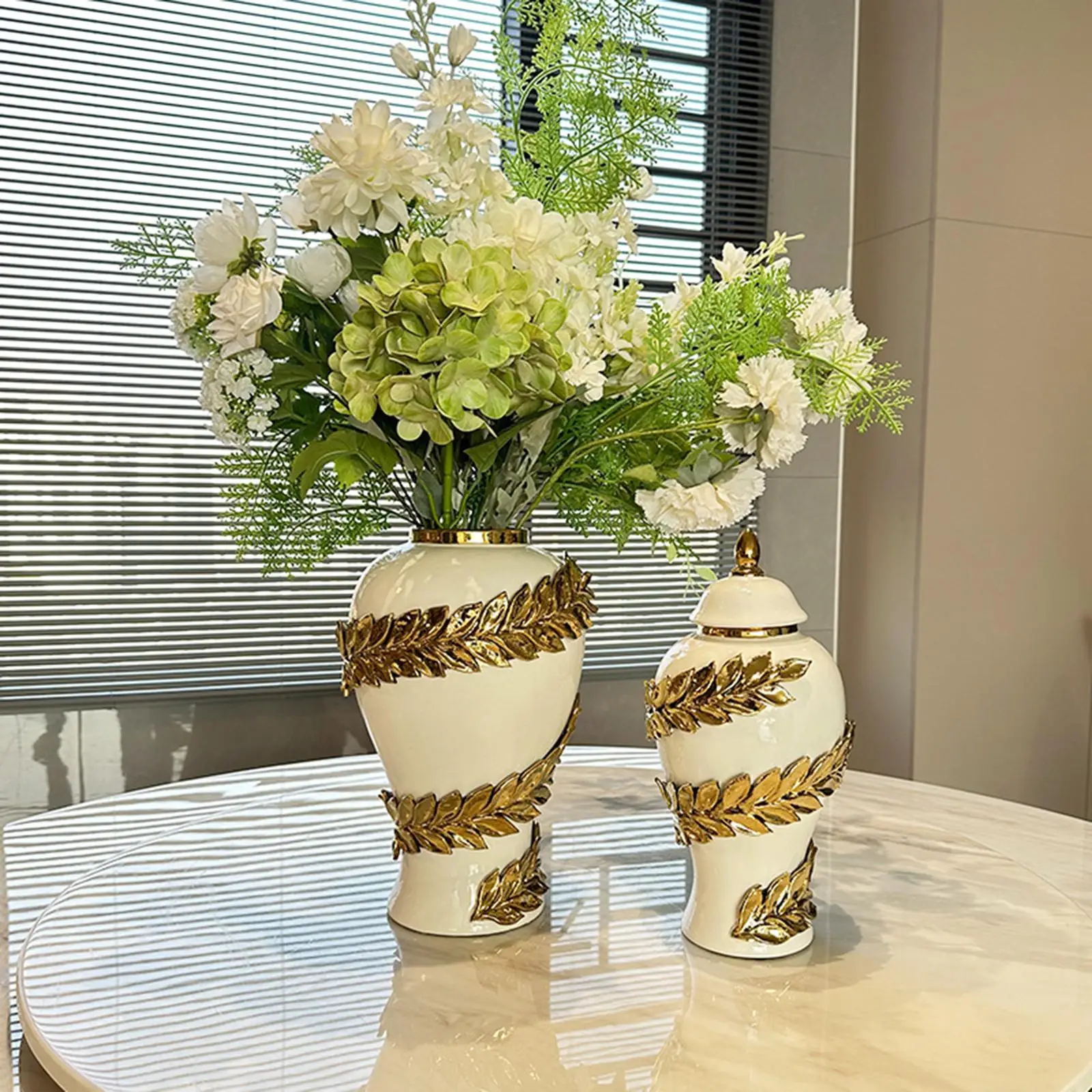 Ceramic Ginger Jar with Lid Storage Box White Golden Porcelain Vase Home Decor Table Centerpiece for Living Room Tea Canister