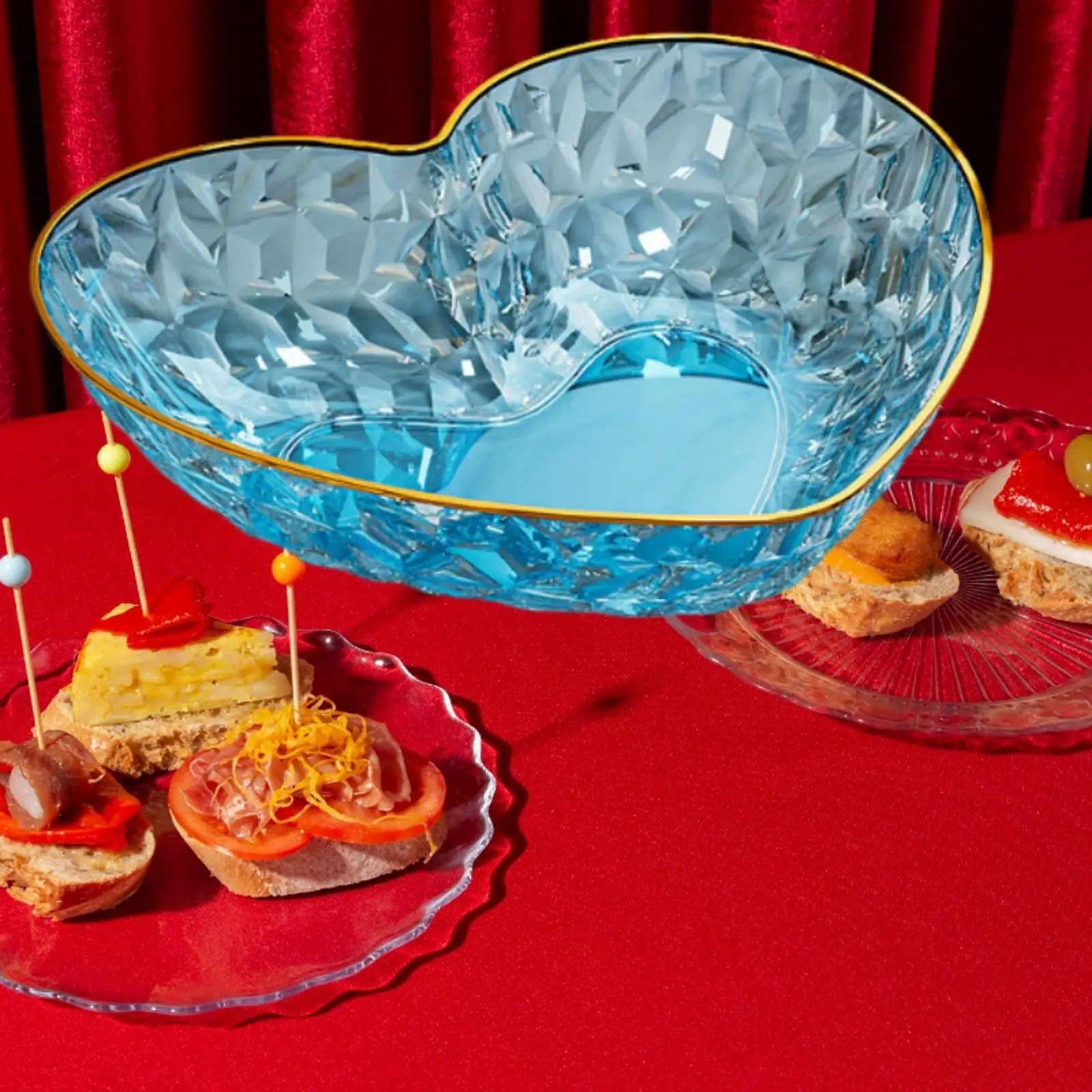 Bol à fruits, ustensiles de cuisine, plateau de service pour réception de Noël, anniversaire