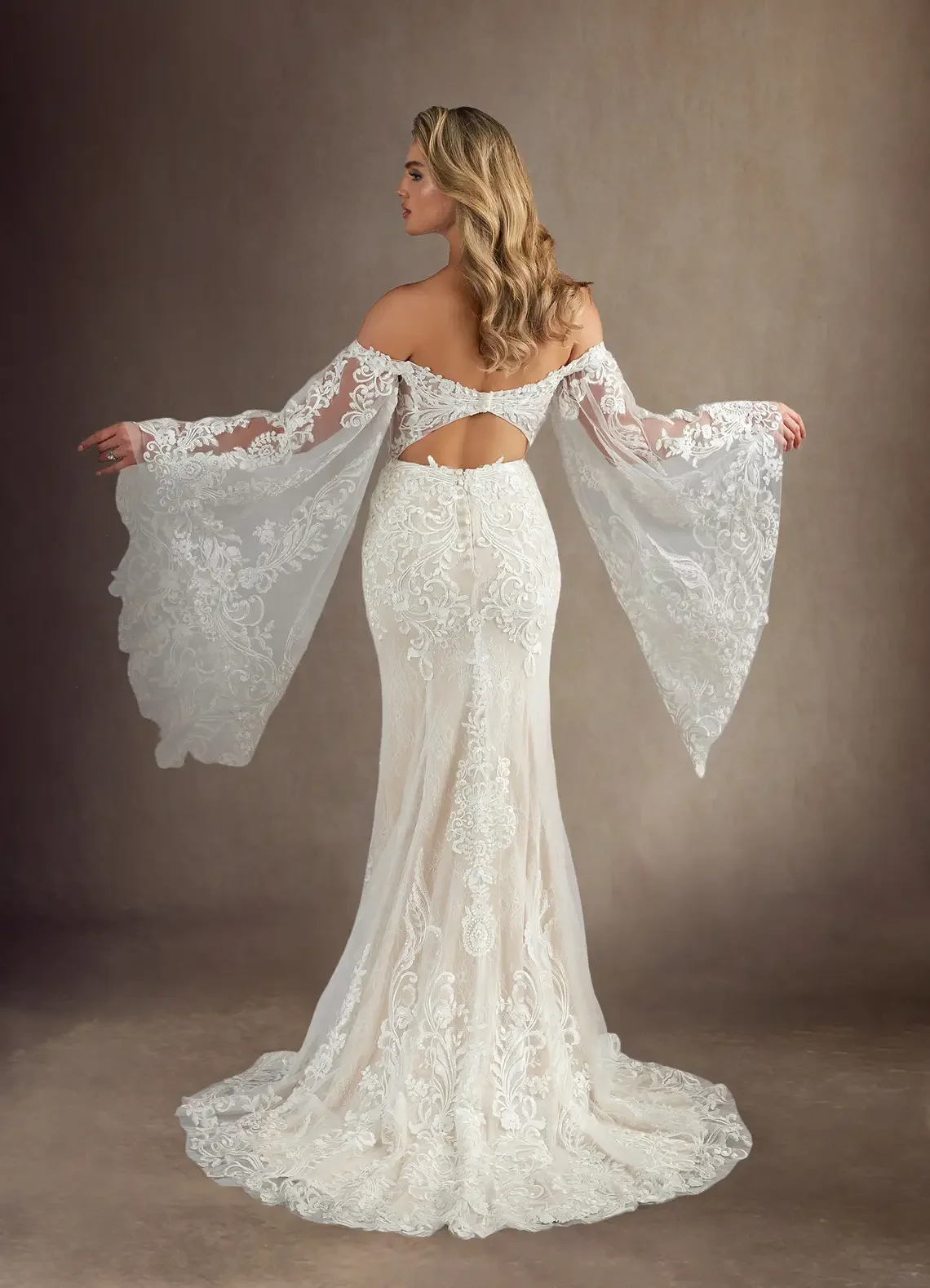Customized 2025 Elegant White Wedding Dress Off Shoulder Lace Decal Paired With Mesh Fishtail Skirt With Unique Backless Design