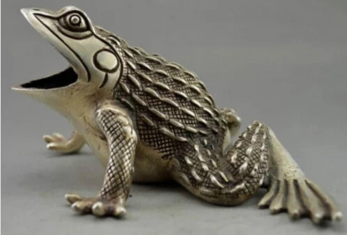 

Collectible Decorated Old Handwork Tibet Silver Carved Frog Statue