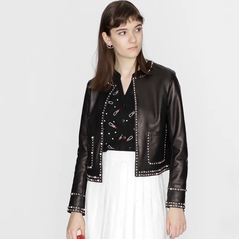 Rivetti fatti a mano Pelle di pecora italiana dipinta ad acqua Giacca in vera pelle giapponese da donna corta girocollo da donna slim fit