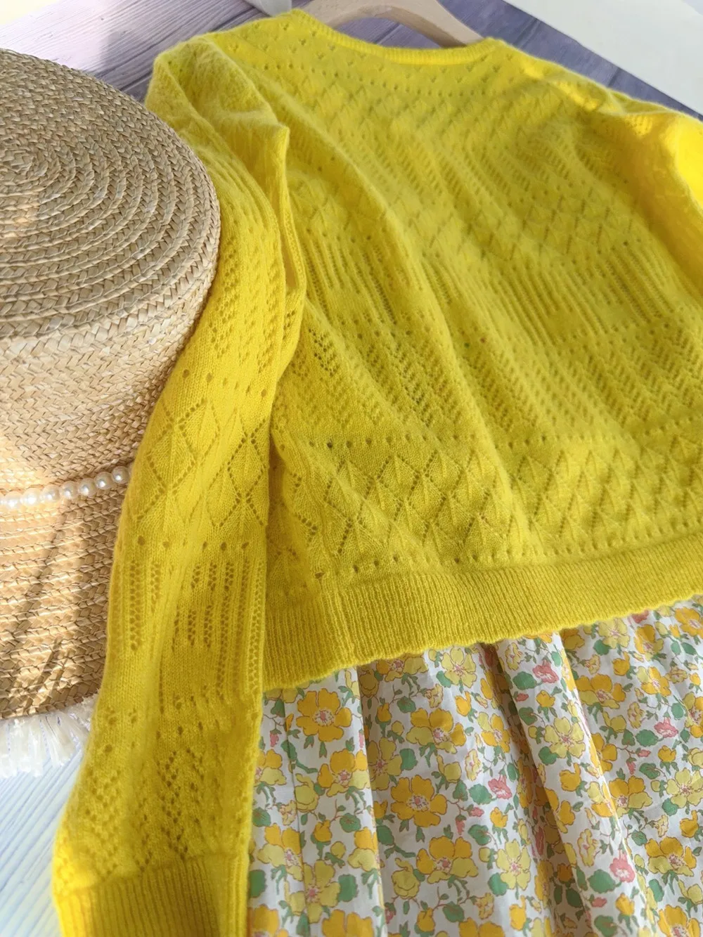Spring and summer girls' cardigan Yellow hollow pattern Sweet girl's air-conditioned coat kids girl clothes