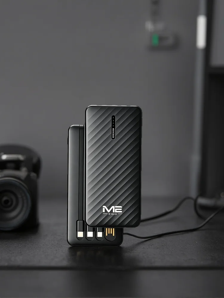 10000 mAh Powerbank mit 4 integrierten Kabeln | Intelligentes Schnellladen (3 A), flugzeugtauglich, hohe Kompatibilität mit iPhone/Samsung/iPad/Android und mehr
